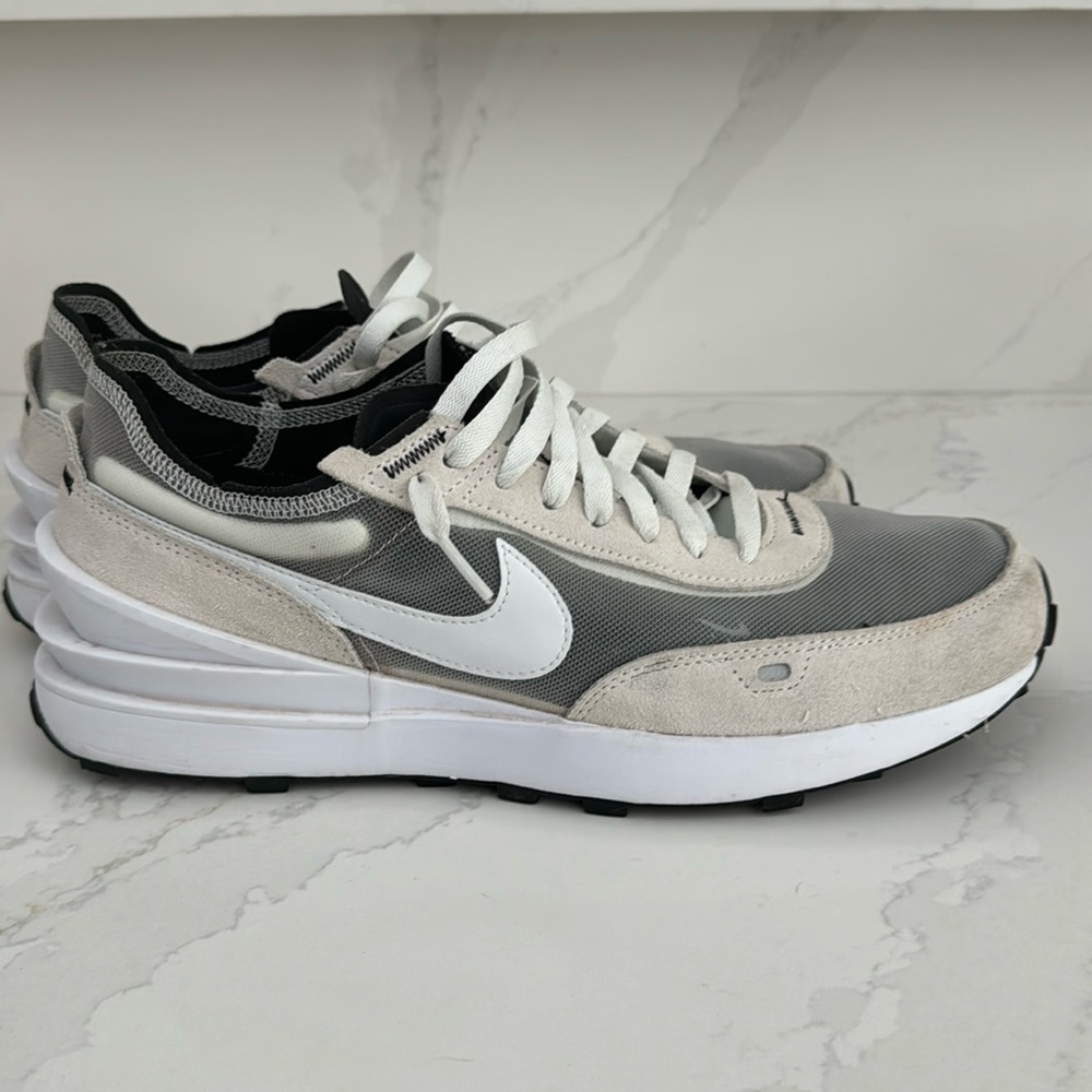 Men’s Nike Waffle One White/Black Size 11